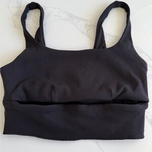 Alo Yoga Slit Bra in Black